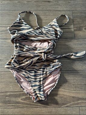 Aerie Beige and Black Zebra-Print One-Piece Swimsuit Small